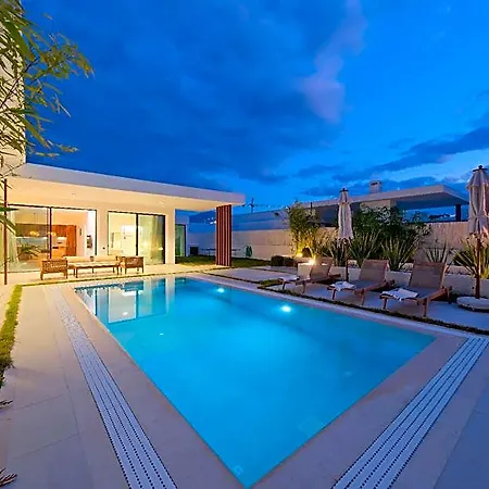 Villa Ashta / Zen Isitmali Kapali Havuzlu *