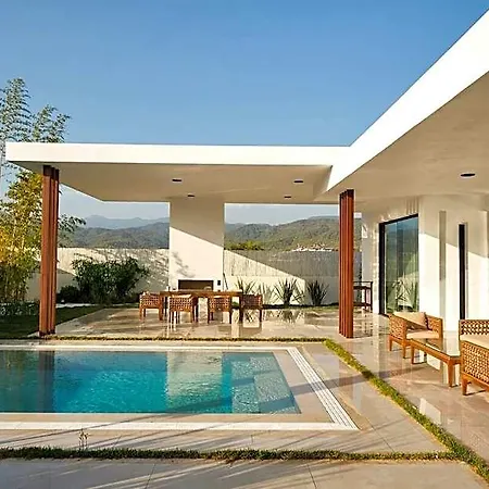 Villa Ashta / Zen Isitmali Kapali Havuzlu *
